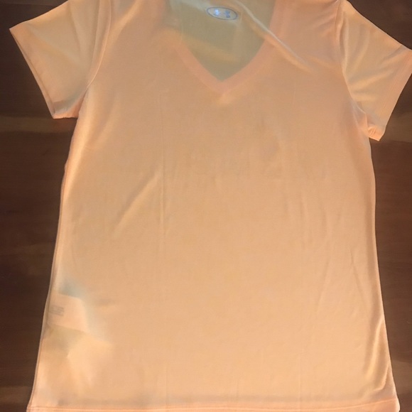 NWT Women Under Armour HeatGear Short Sleeve Shirt - Picture 3 of 6